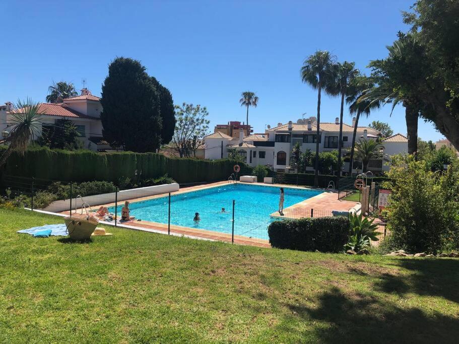 Apartamento Torremolinos 5 Personas + Parking + Piscina Todo El Ano Exterior photo